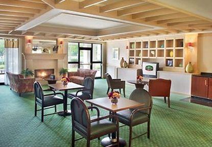 Courtyard Philadelphia 3*