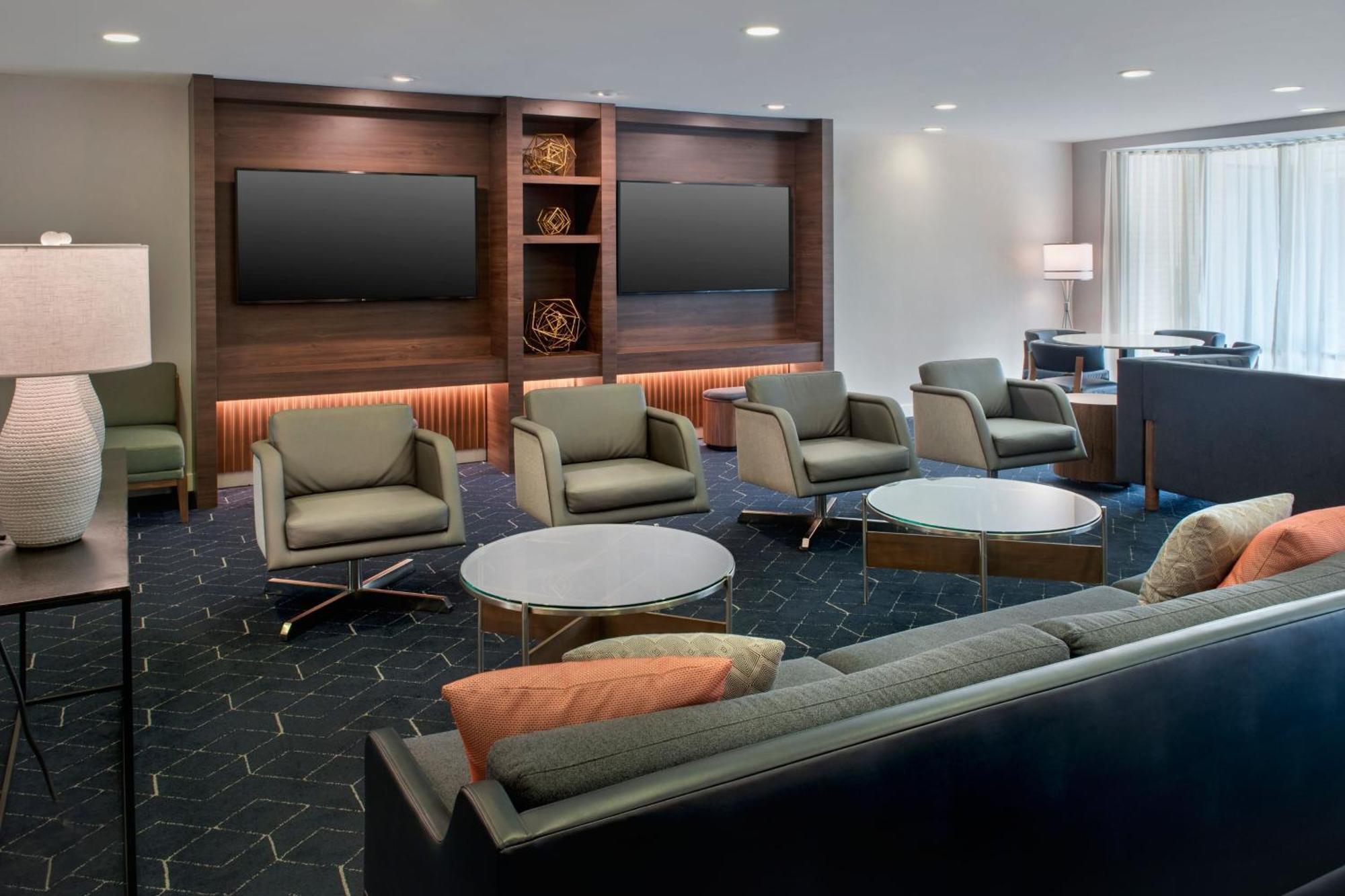Courtyard Philadelphia 3*