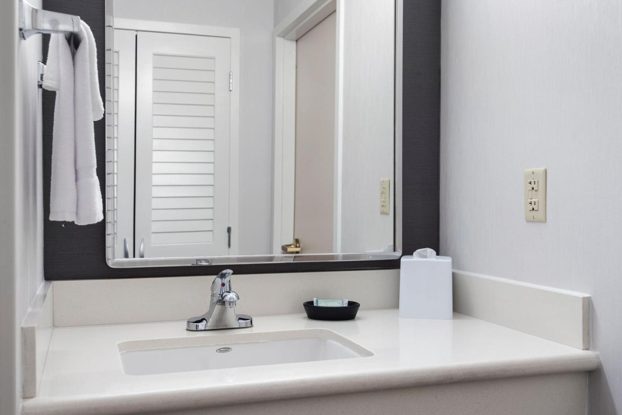 Courtyard Philadelphia 3*